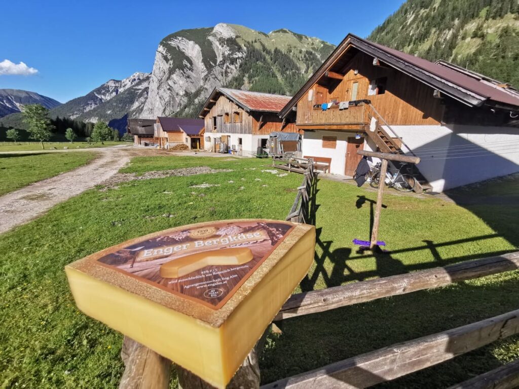 Das ist der echte Eng Alm Käse: Über den Winter gereift, zum Genuß im Sommer