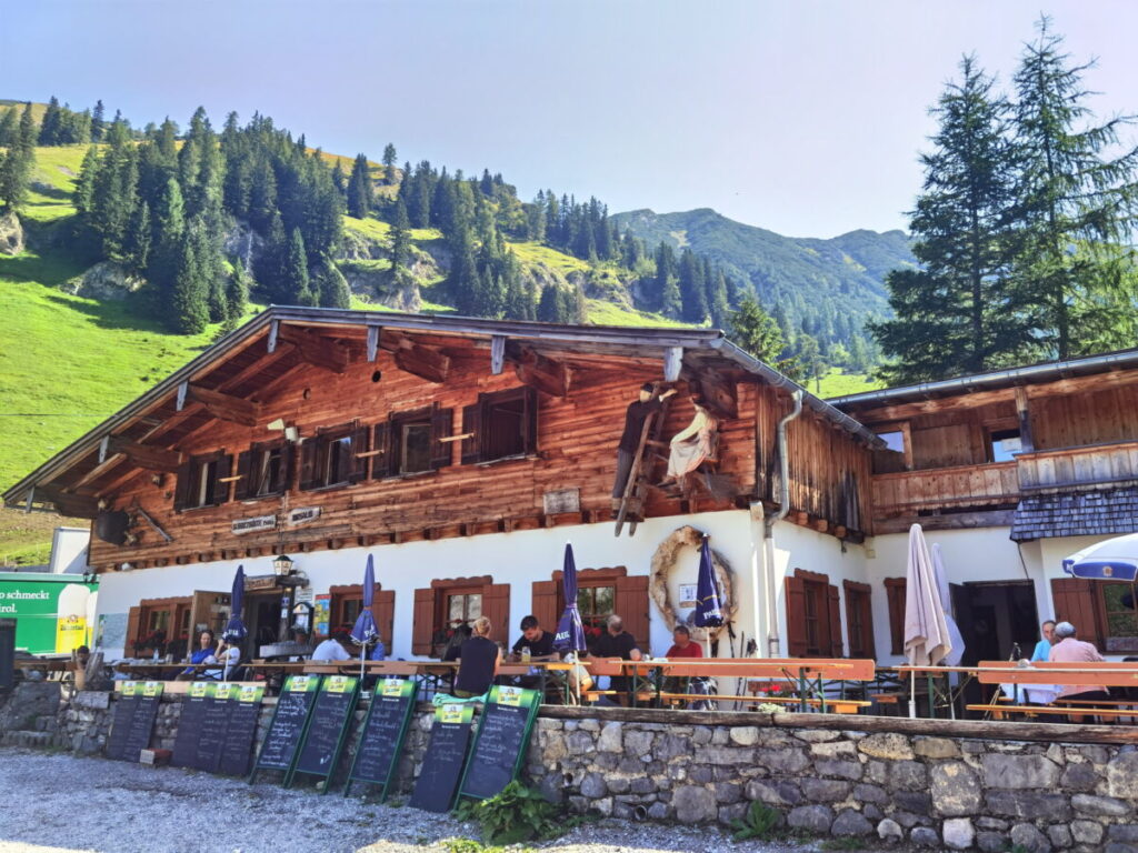 Die Binsalm oberhalb vom Ahornboden im Karwendel